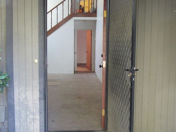 2nd image of 2348 E Tulare Ave