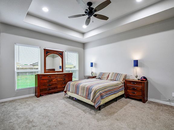 3rd image of 8509 Utopia Blvd