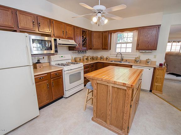 2nd image of 1037 Wagner Ave