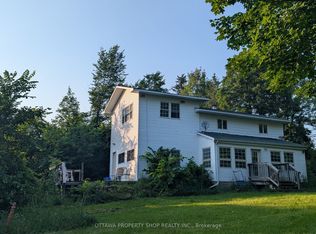 7262 Stone School Rd, Ottawa, ON K4P1M3
