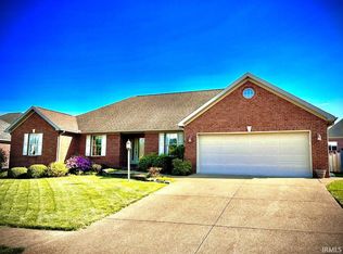 4218 Huntington Ridge Cir, Newburgh, IN 47630