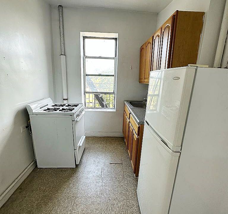 1st image of 2228 Amsterdam Ave APT 5B