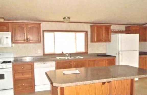 5th image of 294 Woodside Ave