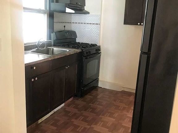 3rd image of 7-04 College Point Blvd