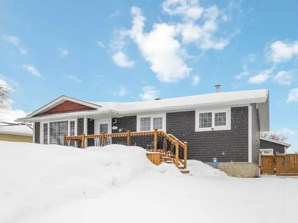 334 NE Hillcrest Dr, Wood Buffalo, AB T9H 3X5