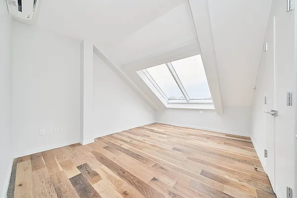 Rented by Living New York | media 8
