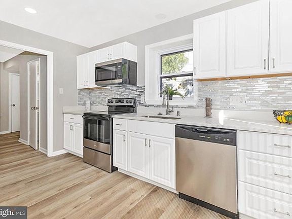 4th image of 8915 Blade Green Ln #1
