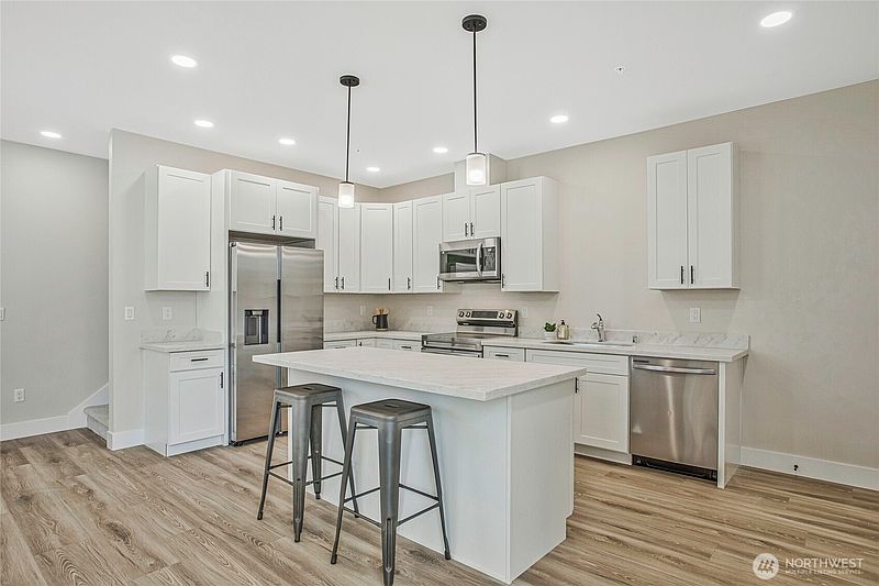 4th image of 1402 E 51st Street