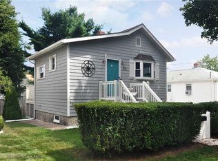 230 Norton St, Riverside, RI 02915