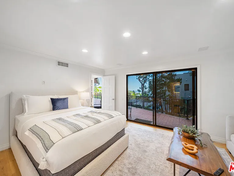 9305 Beverly Crest Dr — Photo 29