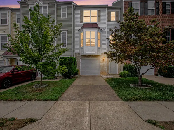 15611 Winding Creek Dr, Dumfries, VA 22025