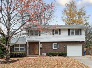 500 Shannon Rd, Papillion, NE 68046