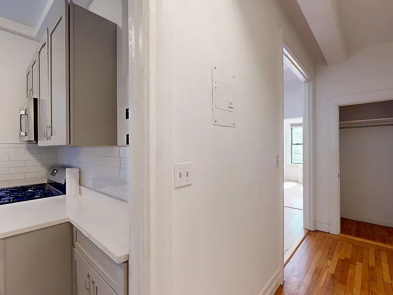 325 W 77th St #3A — Photo 11