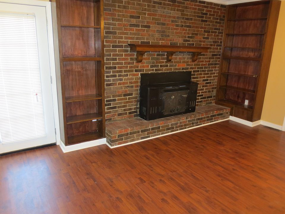 1st image of 404 Rice St