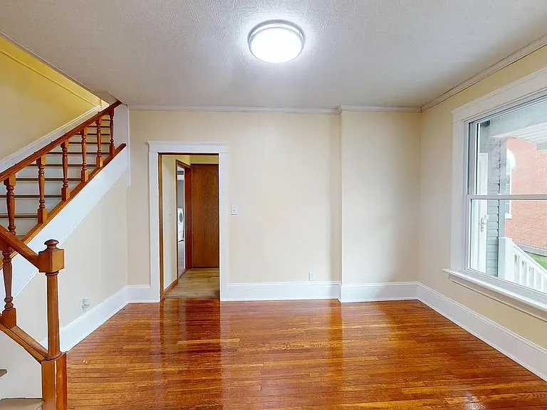 115 Penn St #A — Photo 5