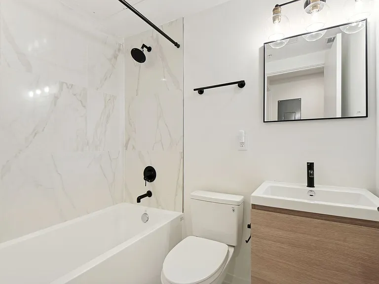 424 M St NW #2 — Photo 11