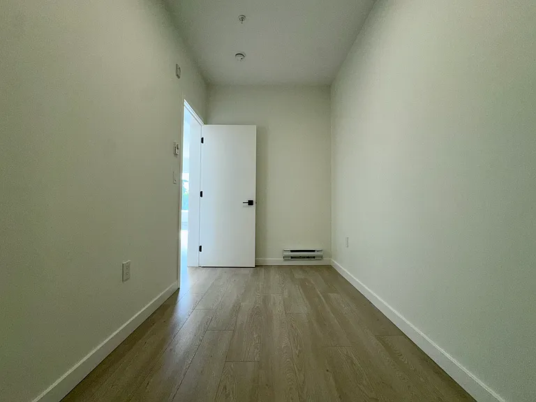 19310 Fraser Hwy #3 — Photo 5