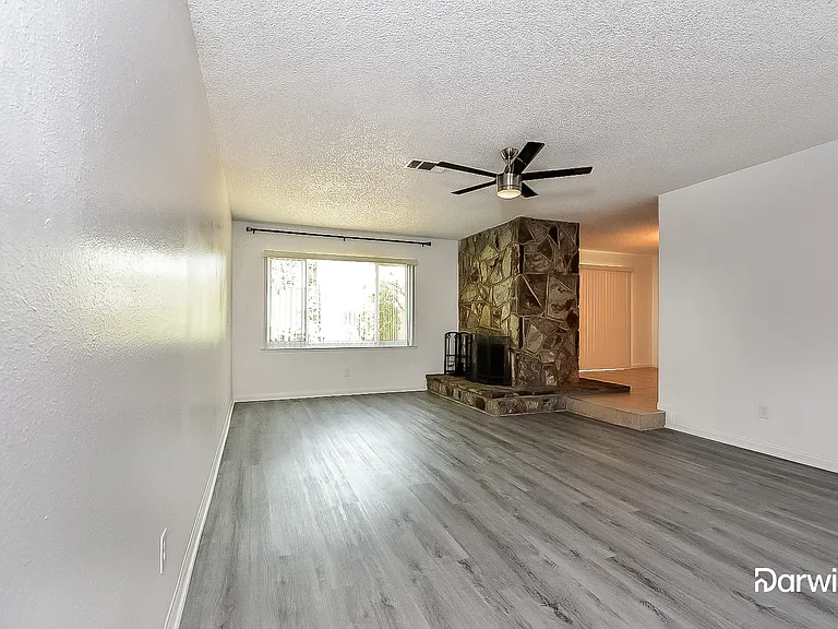 728 Sam Jonas Dr — Photo 5