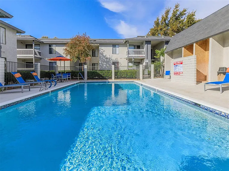 Carmel Apartments — Photo 8