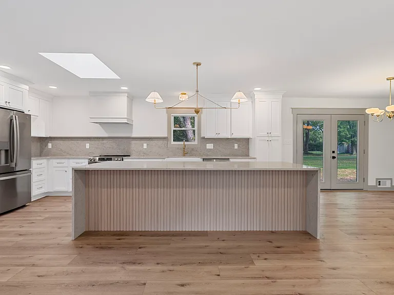 460 Hilltop Trl — Photo 10