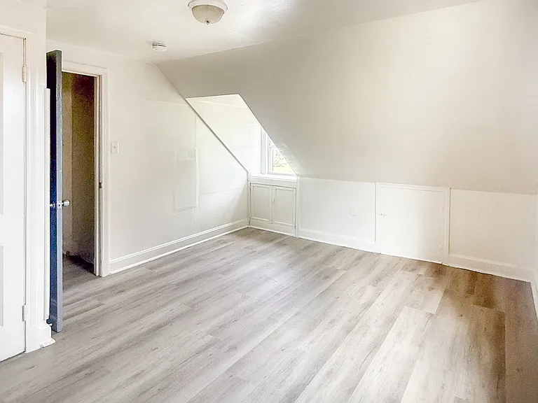 108 E Roanoke St — Photo 17