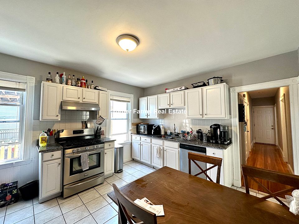 1st image of 9 Taft St #4R