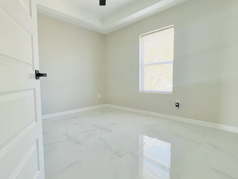 1300 Hummingbird Ct #16 — Photo 5