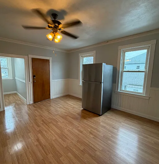15 Roma St Bristol, RI Spacious 3 Bedroom, 1 Bathroom Unit Off Street Parking Included! — Photo 5