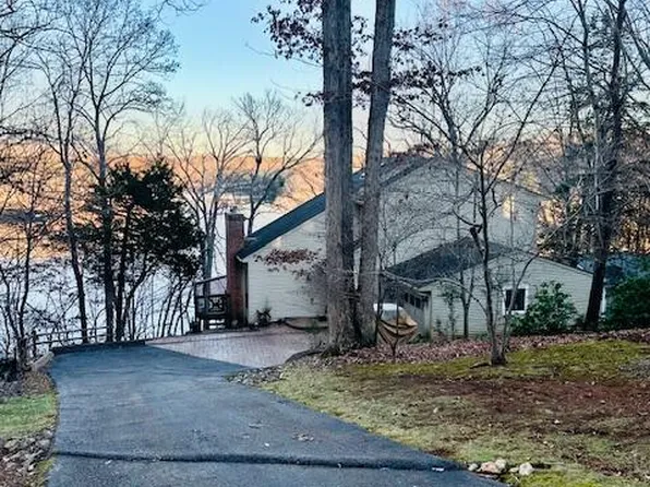 165 Pawnee Trl, Hardy, VA 24101