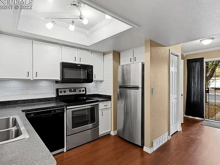 1035 Dublin Blvd — Photo 4