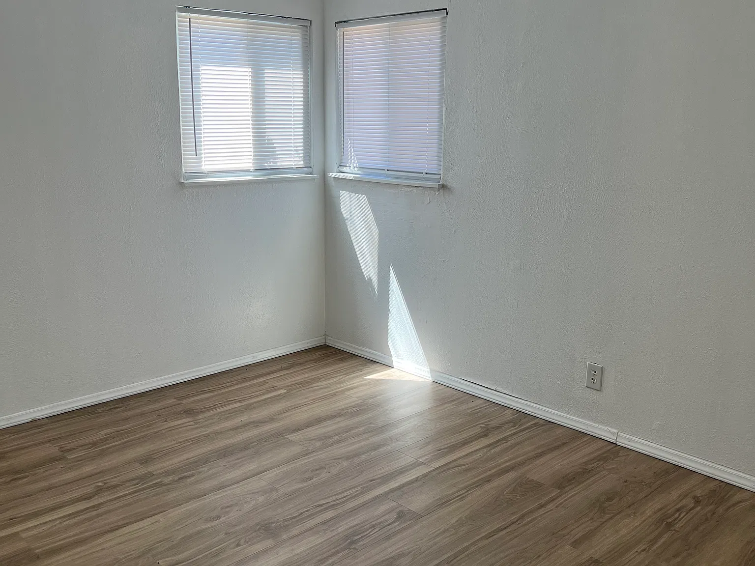 2 bed, 728 sqft, $1,400 — Photo 3