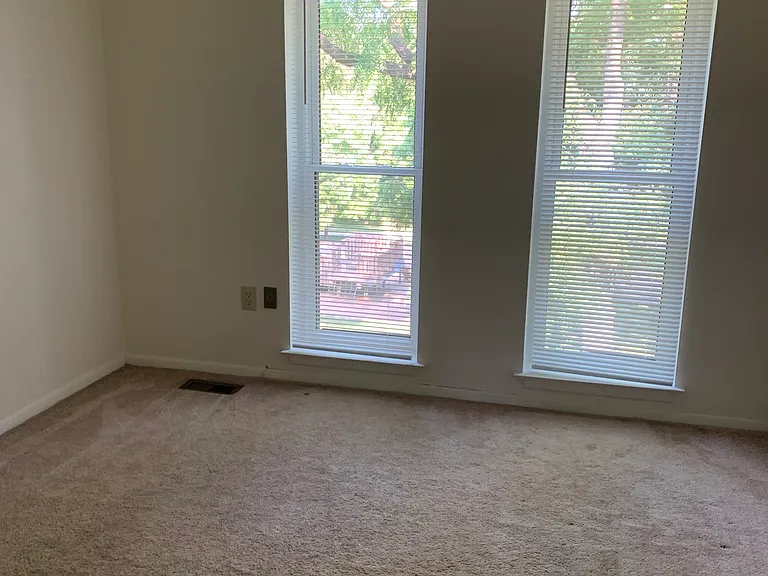 5661 Lightspun Ln — Photo 12