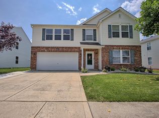 1404 Royal Forest Dr, Mascoutah, IL