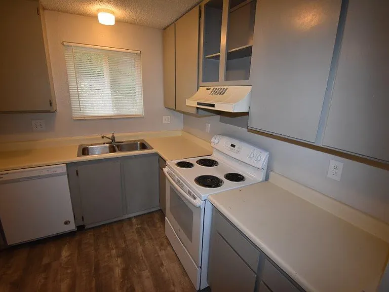 4701 W Dakota Ave #A — Photo 9