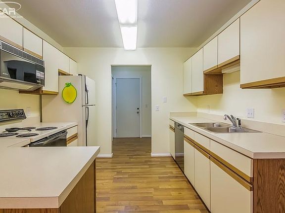 2nd image of 5027 Sandalwood Dr