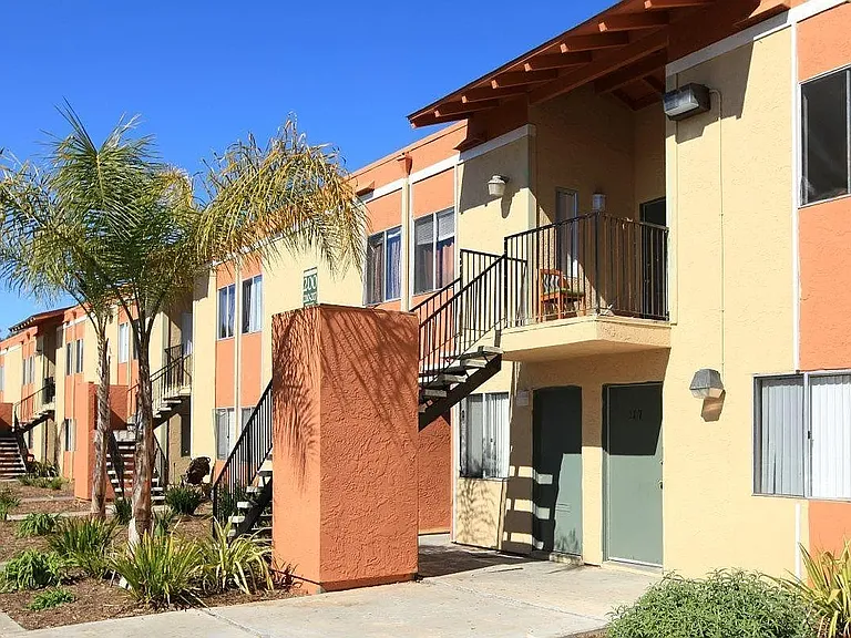 Emerald Vista — Photo 1