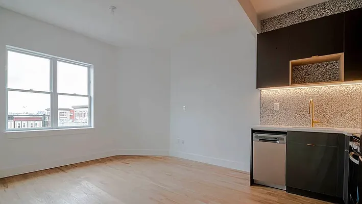 Rented by Artur Gutman, LREB | media 6