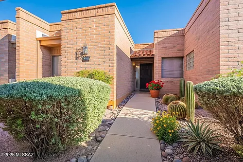 2521 S Calle De Humes Photo 1 2521 S Calle De Humes Photo 1