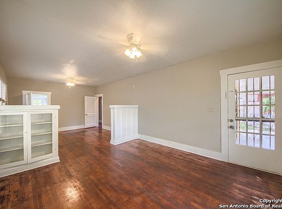 4th image of 1139 E Drexel Ave