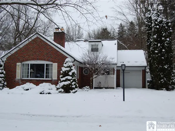 18 Severn Pkwy, Jamestown, NY 14701