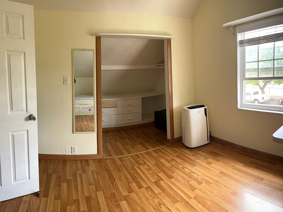 2nd image of 772 Willis Ave #1