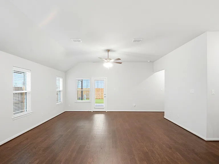 2106 Villa Flora Ln — Photo 10