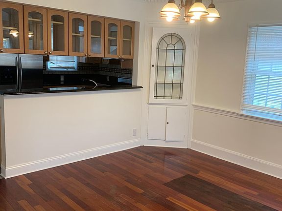 3rd image of 22012 Hartland Ave