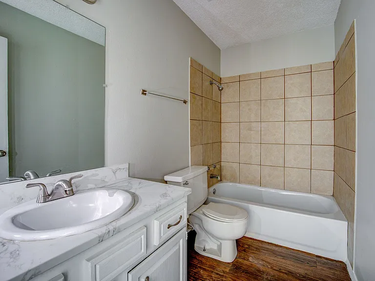 The Dogwood: 1 & 2 Bedroom Apartments — Photo 14