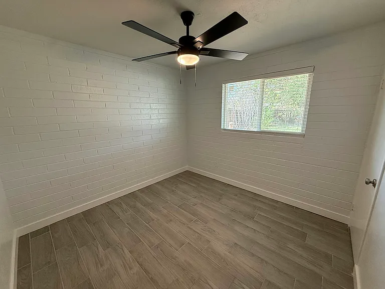 2206 W Vista Ave #B — Photo 11