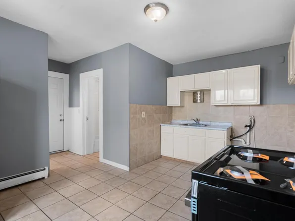 66 Standish St, Hartford, CT