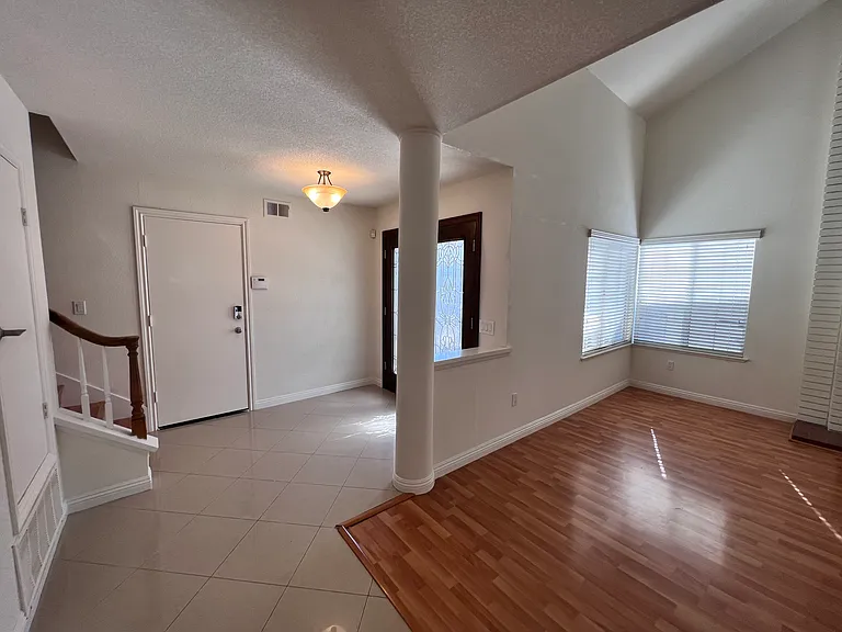 20821 E Crest Ln — Photo 6