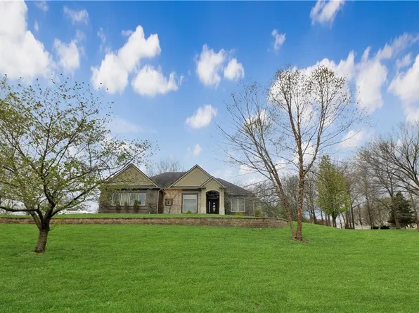 1559 Cobblestone Dr, Sedalia, MO 65301
