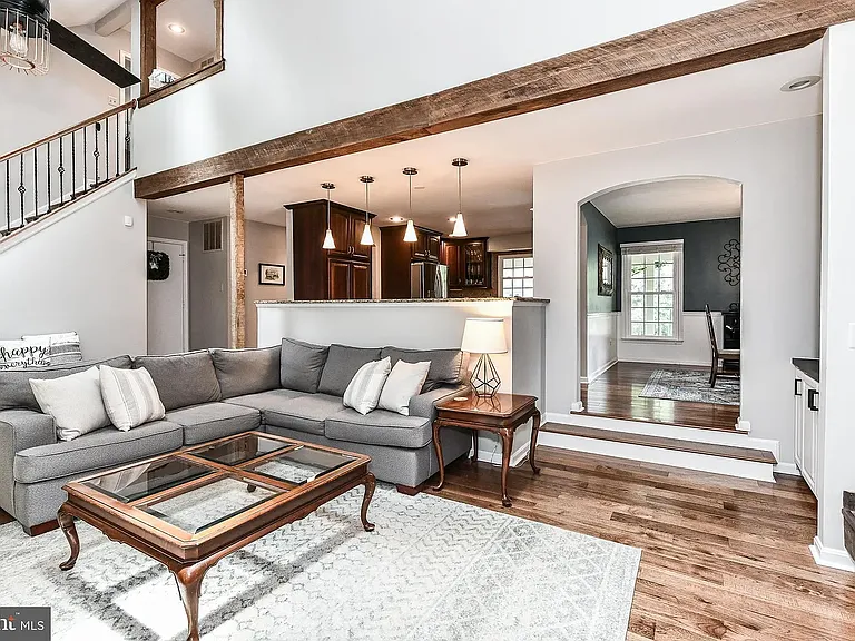 7910 Oak Hollow Ln — Photo 31