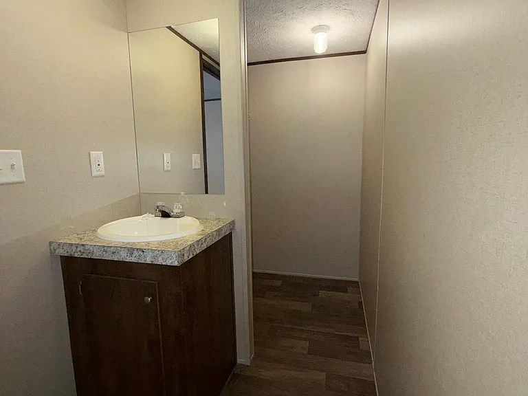 321 City Lake Dr — Photo 9